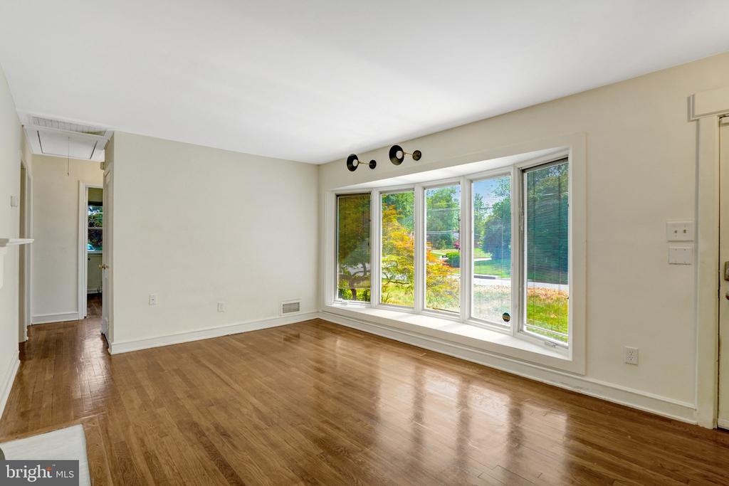8015 NEW MARKET ROAD