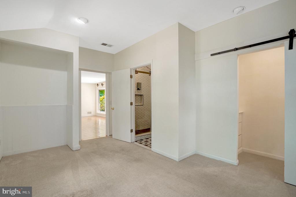 8015 NEW MARKET ROAD