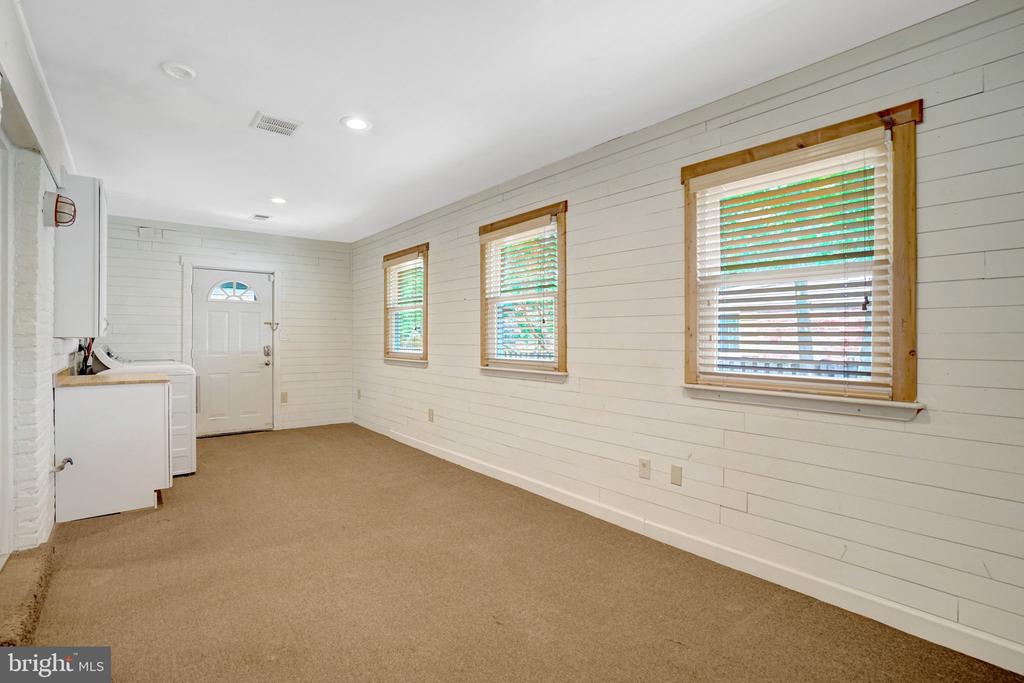 8015 NEW MARKET ROAD