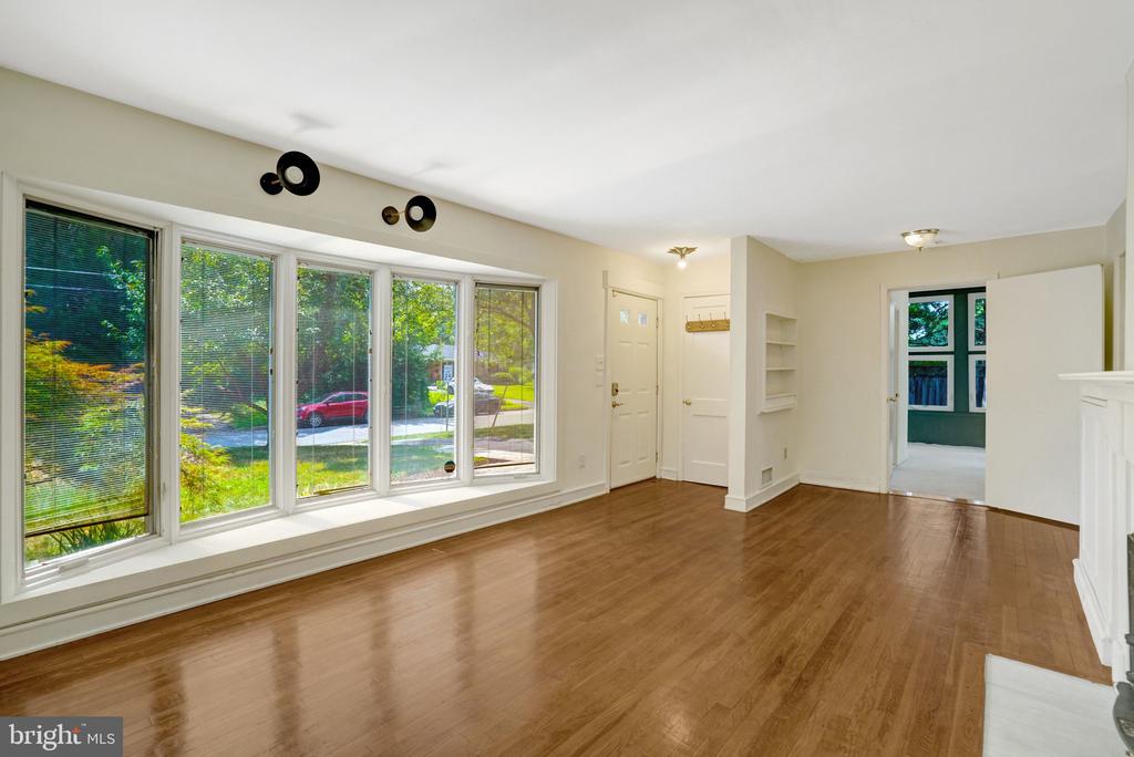 8015 NEW MARKET ROAD