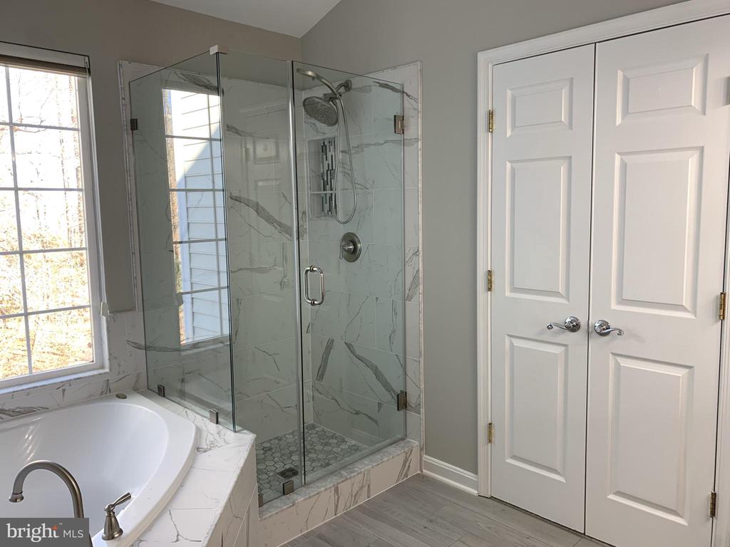 3384 GOVERNORS CREST COURT