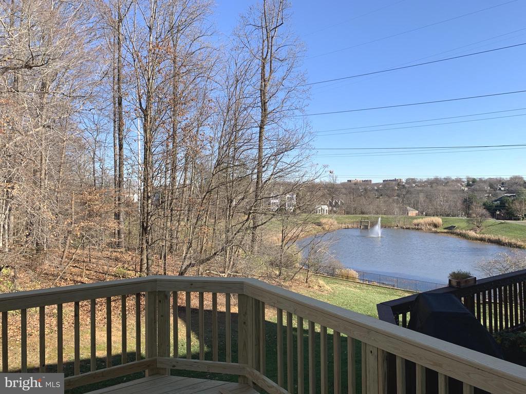 3384 GOVERNORS CREST COURT