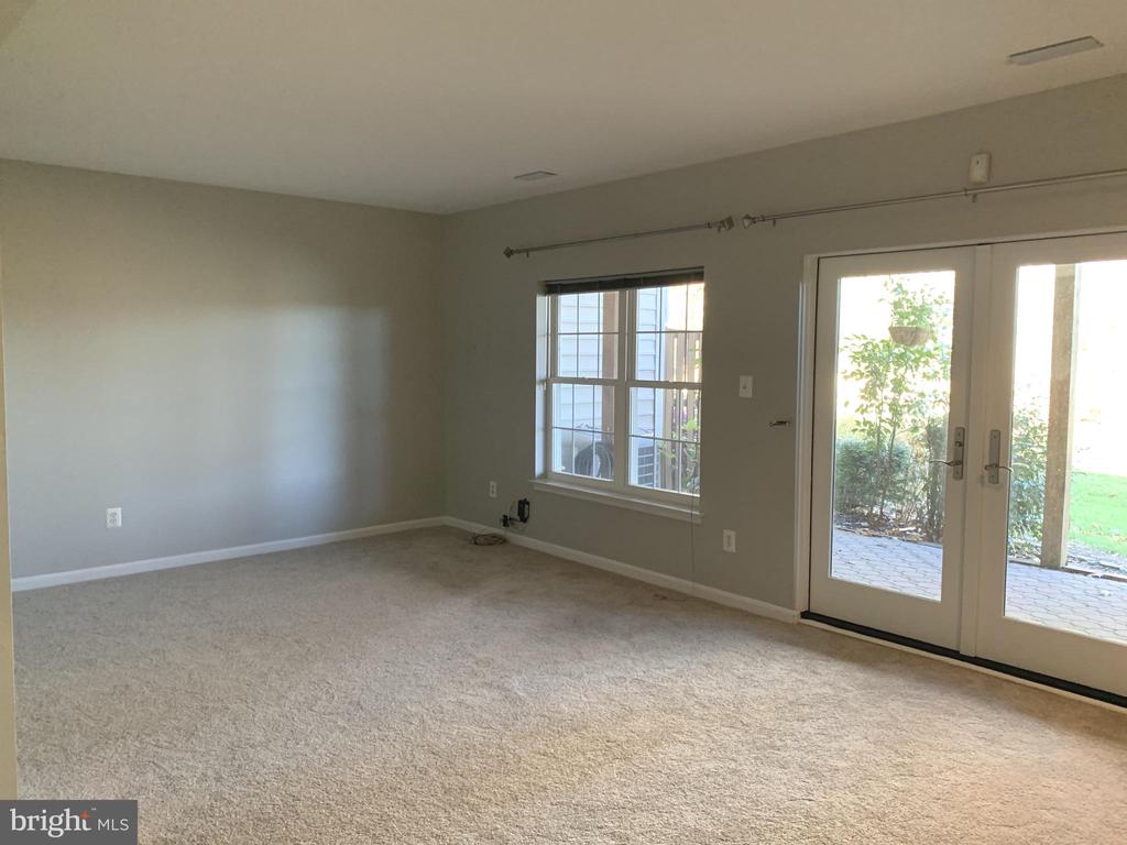 3384 GOVERNORS CREST COURT