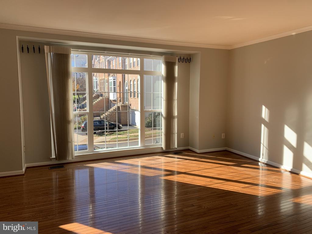 3384 GOVERNORS CREST COURT