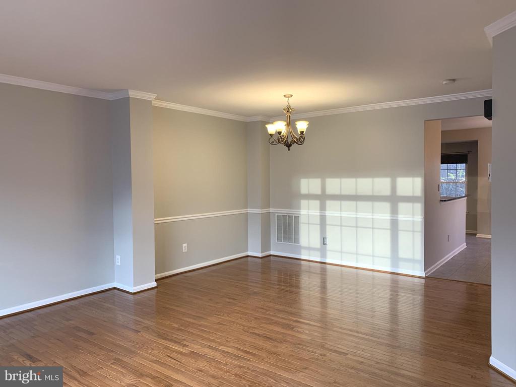 3384 GOVERNORS CREST COURT