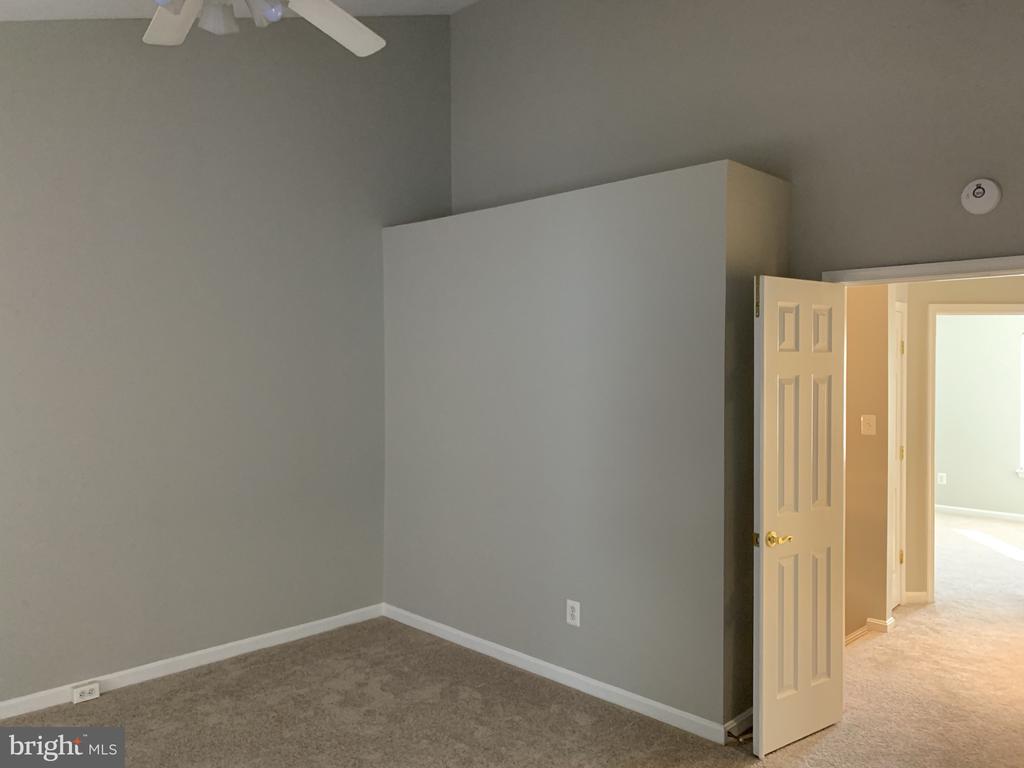 3384 GOVERNORS CREST COURT