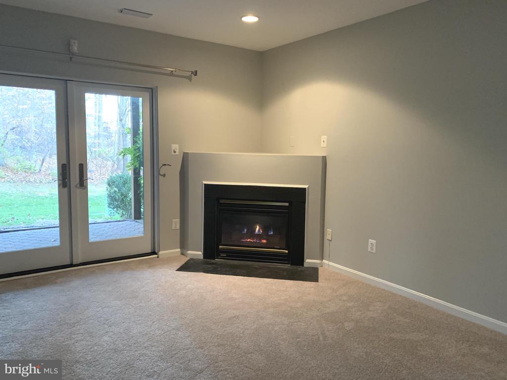 3384 GOVERNORS CREST COURT