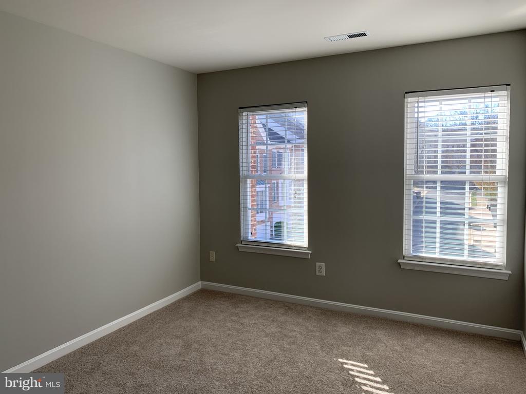 3384 GOVERNORS CREST COURT