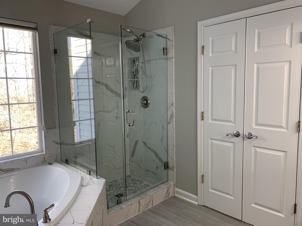 3384 GOVERNORS CREST COURT