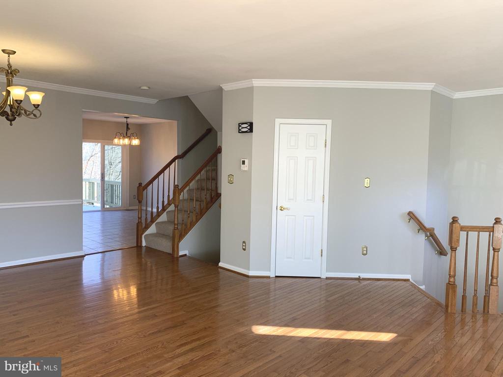 3384 GOVERNORS CREST COURT