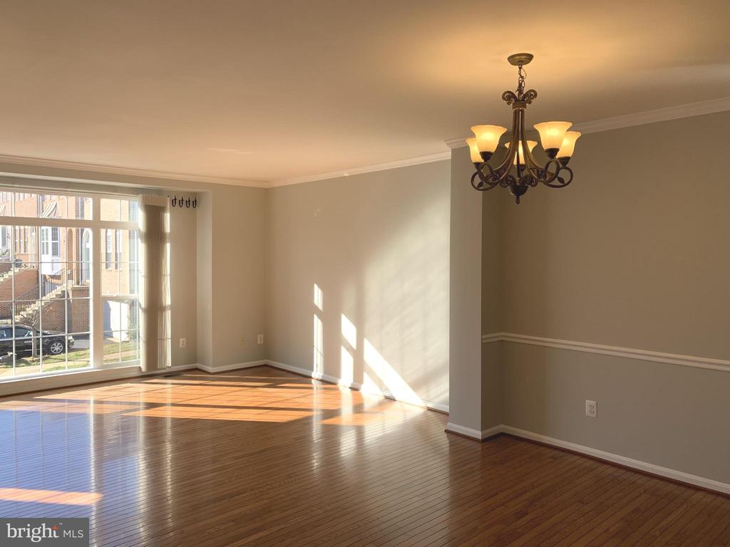 3384 GOVERNORS CREST COURT