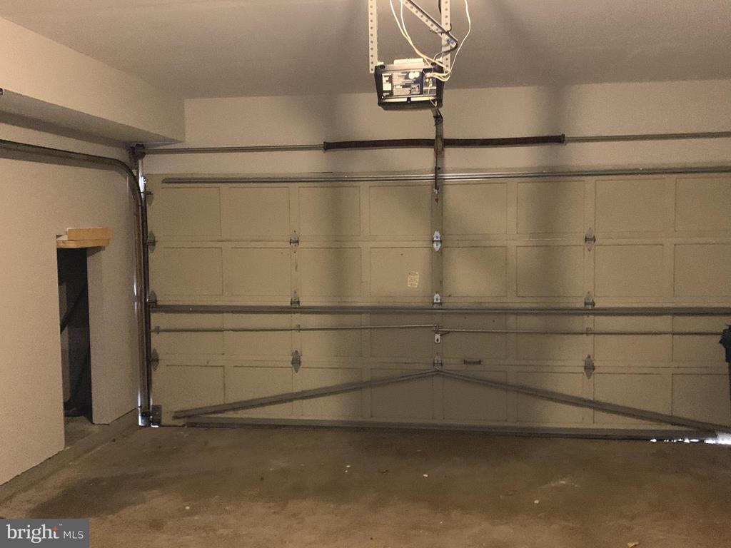 3384 GOVERNORS CREST COURT