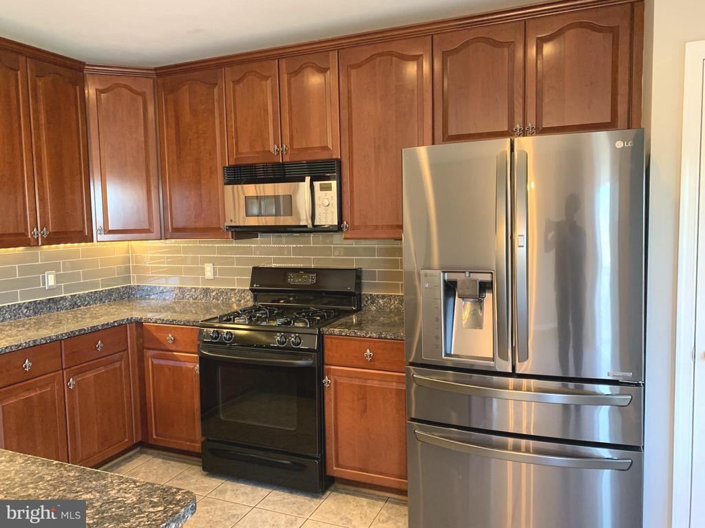 3384 GOVERNORS CREST COURT