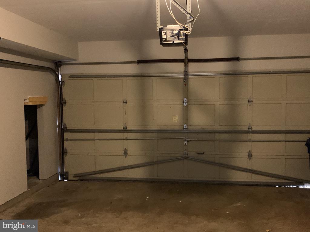 3384 GOVERNORS CREST COURT