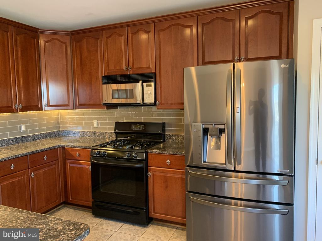 3384 GOVERNORS CREST COURT
