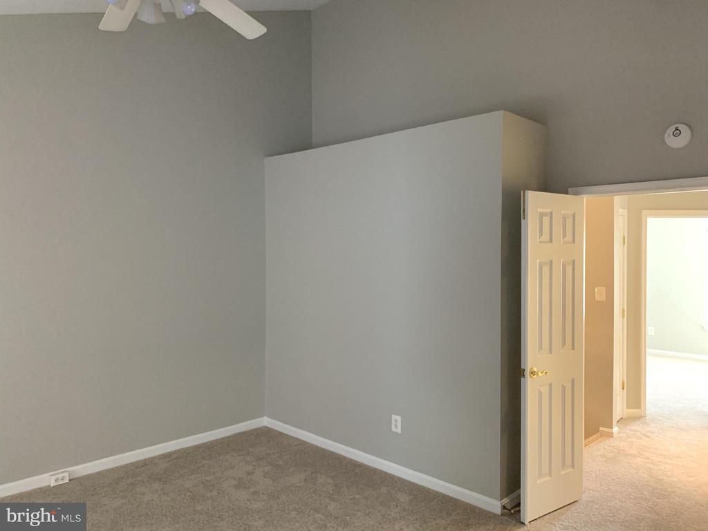3384 GOVERNORS CREST COURT