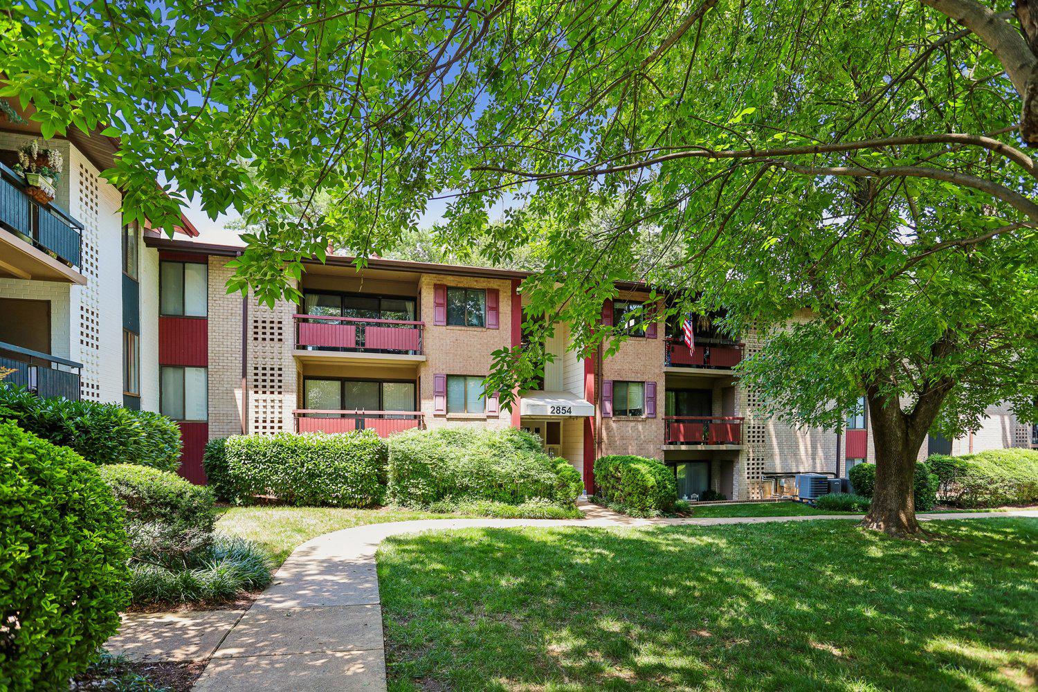 2854 DOVER LANE Unit: 303