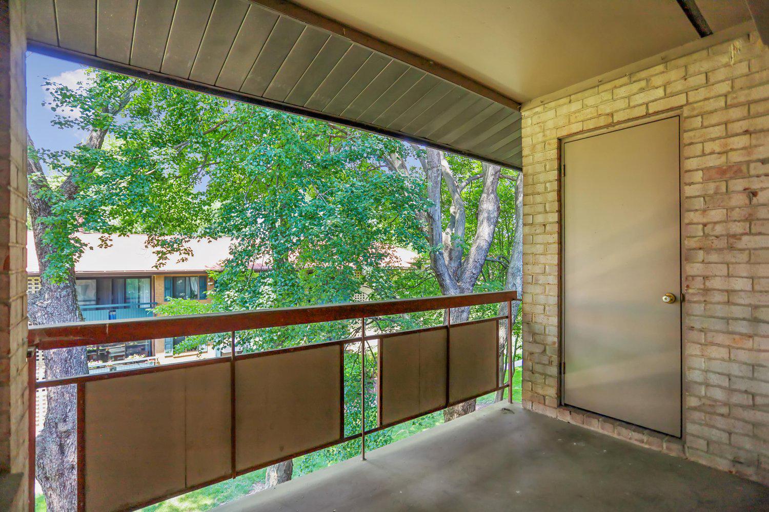 2854 DOVER LANE Unit: 303