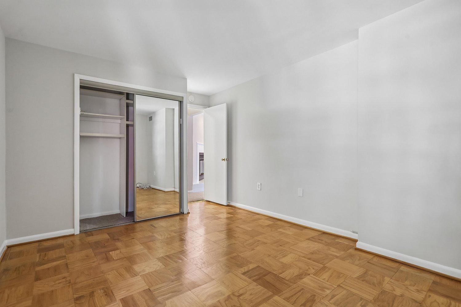 2854 DOVER LANE Unit: 303