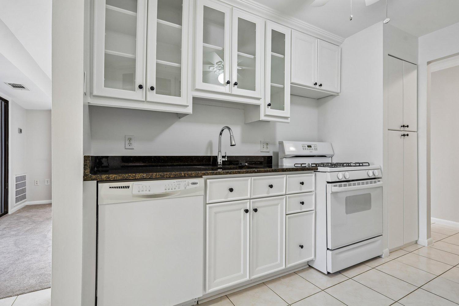 2854 DOVER LANE Unit: 303