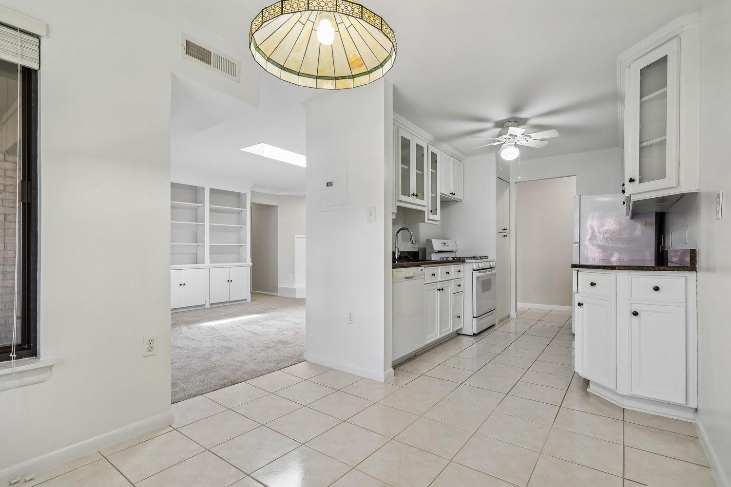 2854 DOVER LANE Unit: 303