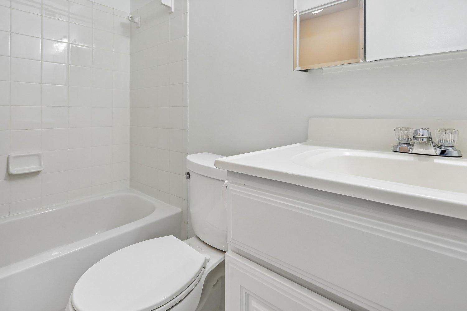 2854 DOVER LANE Unit: 303