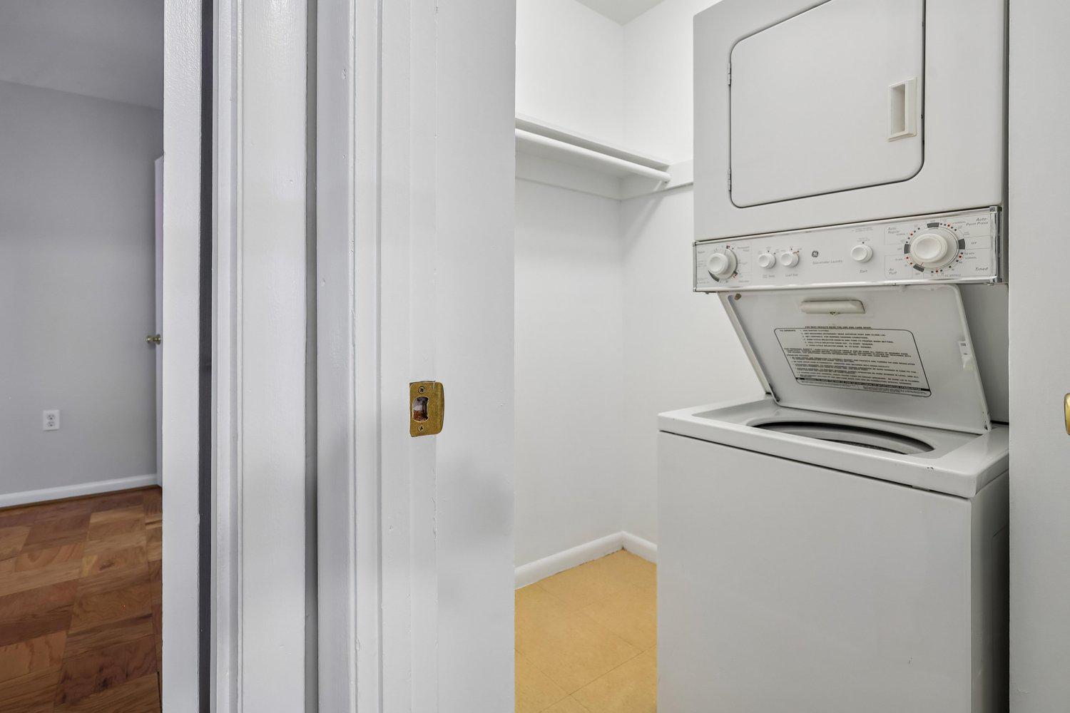 2854 DOVER LANE Unit: 303