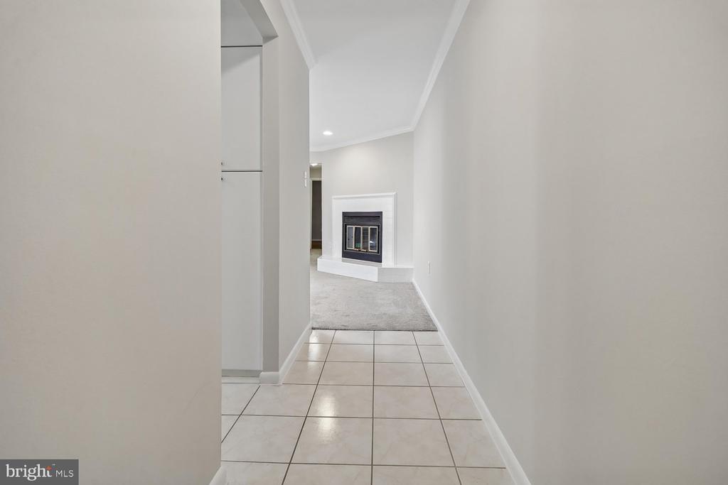 2854 DOVER LANE Unit: 303