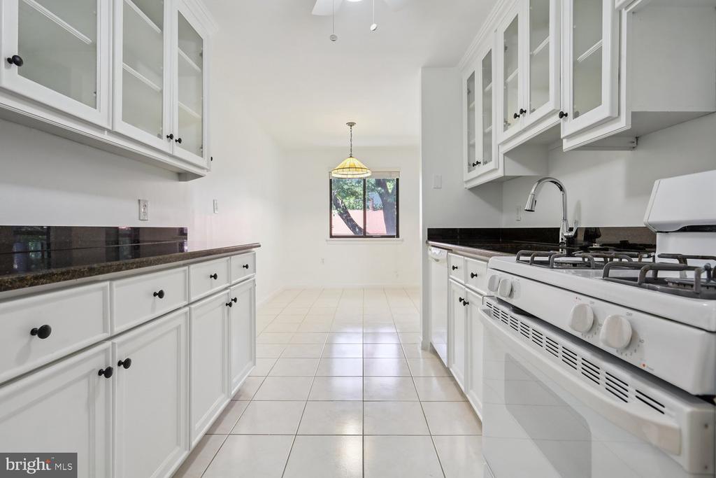 2854 DOVER LANE Unit: 303