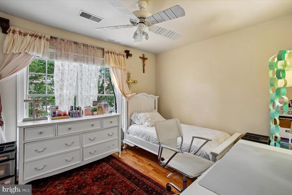 1309 MCLEAN CREST COURT