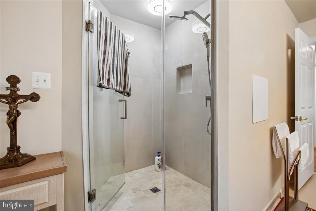 1309 MCLEAN CREST COURT
