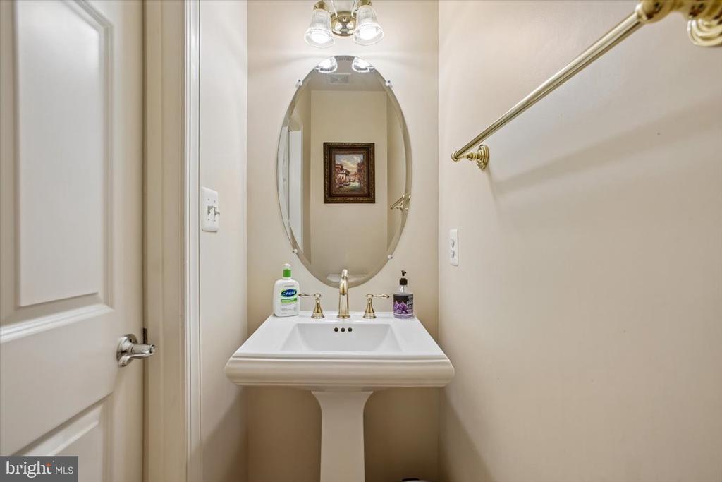 1309 MCLEAN CREST COURT