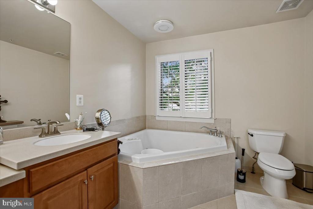 1309 MCLEAN CREST COURT