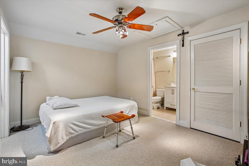 1309 MCLEAN CREST COURT