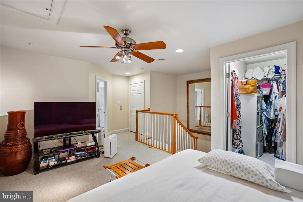 1309 MCLEAN CREST COURT