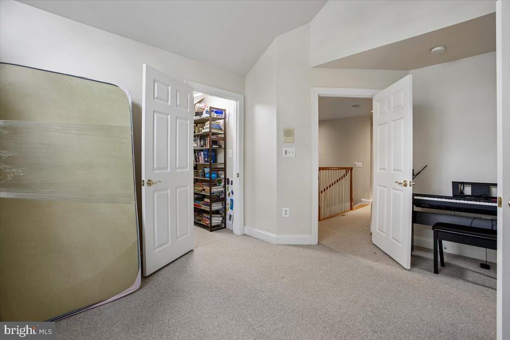 1309 MCLEAN CREST COURT