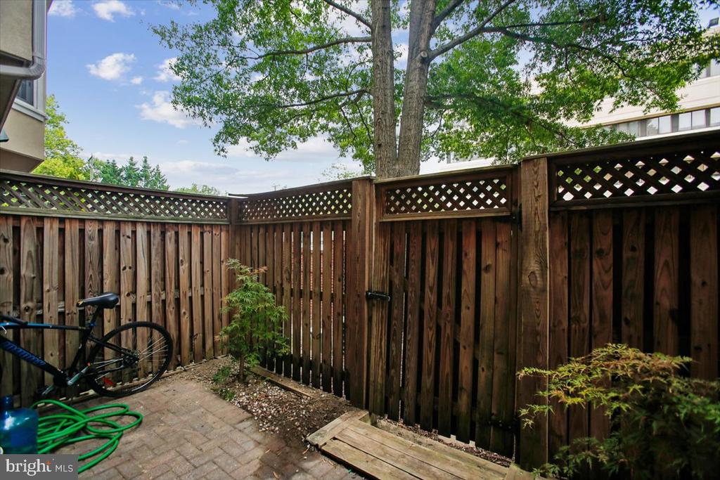 1309 MCLEAN CREST COURT