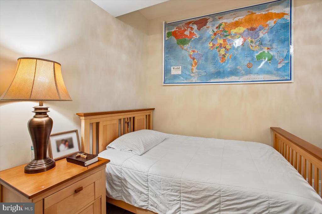 1309 MCLEAN CREST COURT
