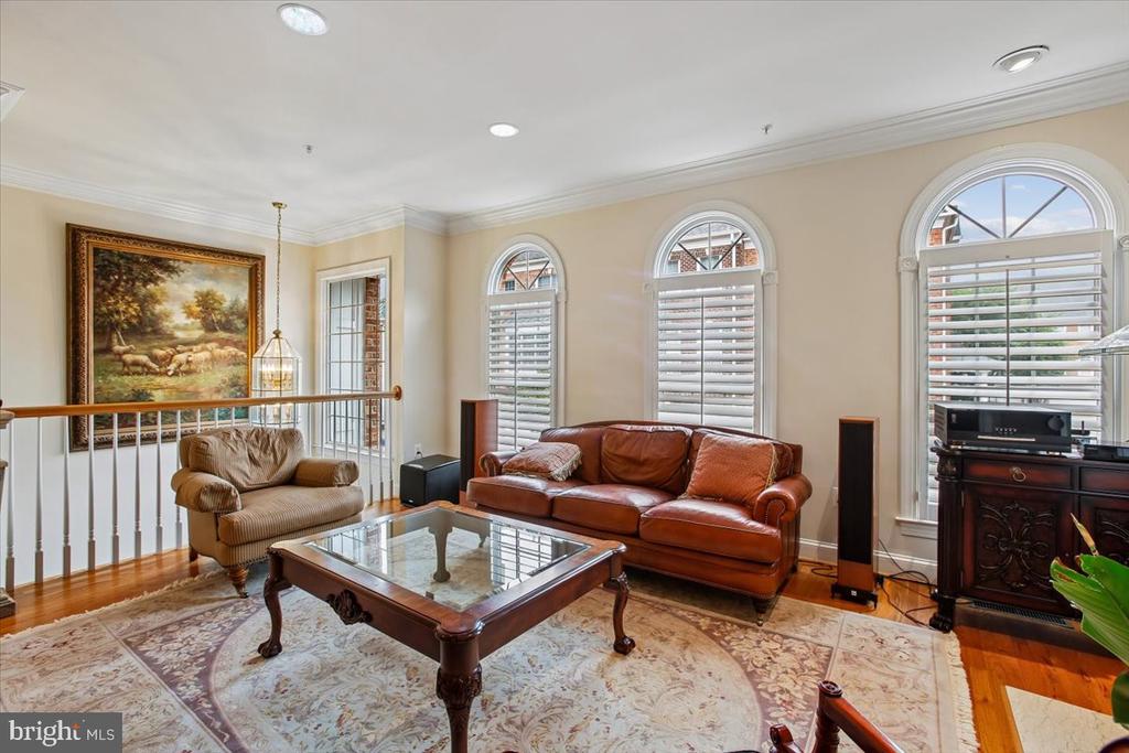 1309 MCLEAN CREST COURT