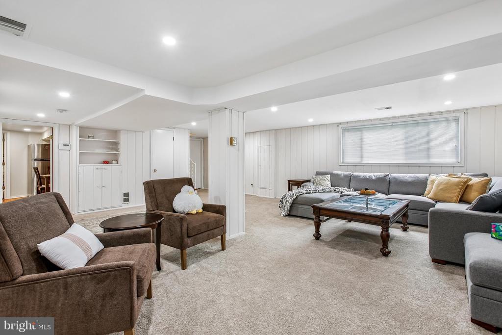 3210 PATRICK HENRY DRIVE