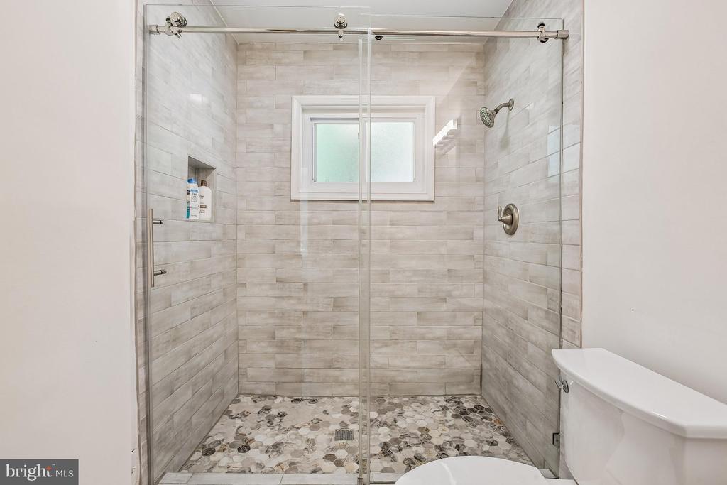 3210 PATRICK HENRY DRIVE