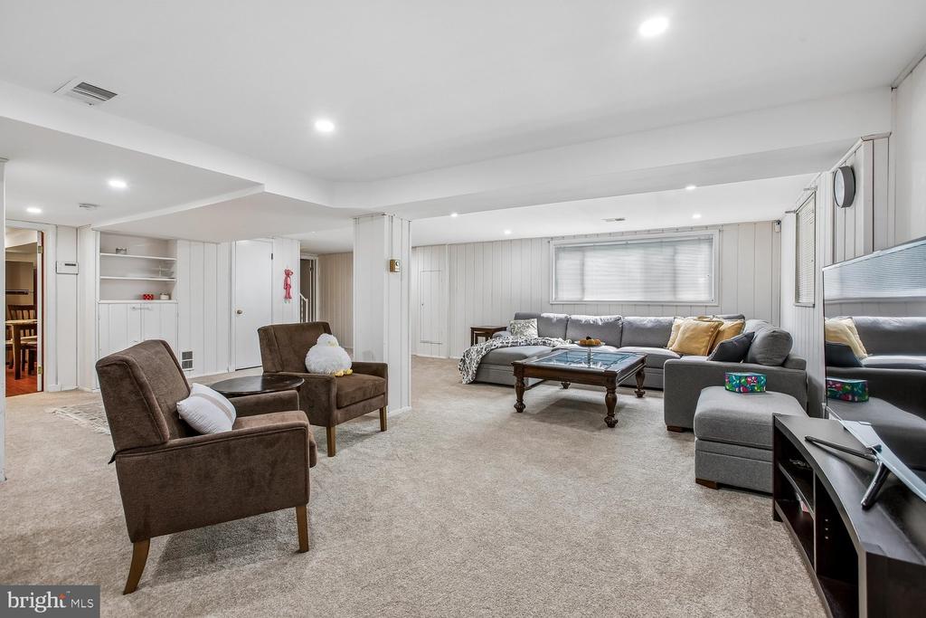 3210 PATRICK HENRY DRIVE