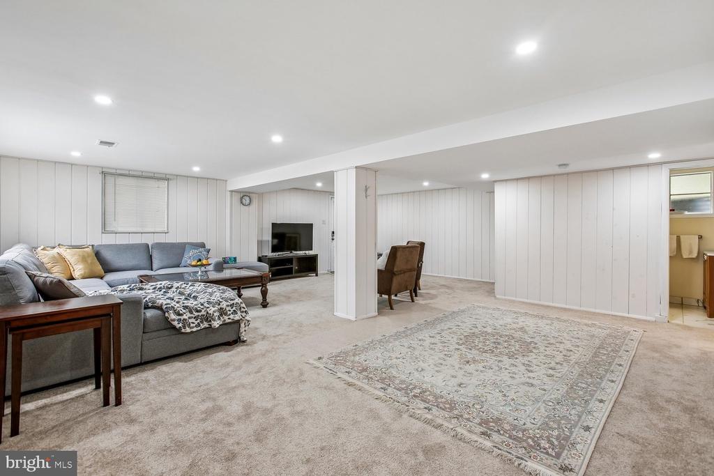 3210 PATRICK HENRY DRIVE
