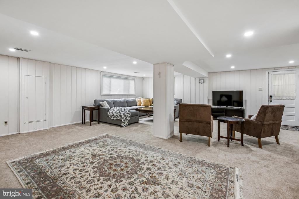3210 PATRICK HENRY DRIVE