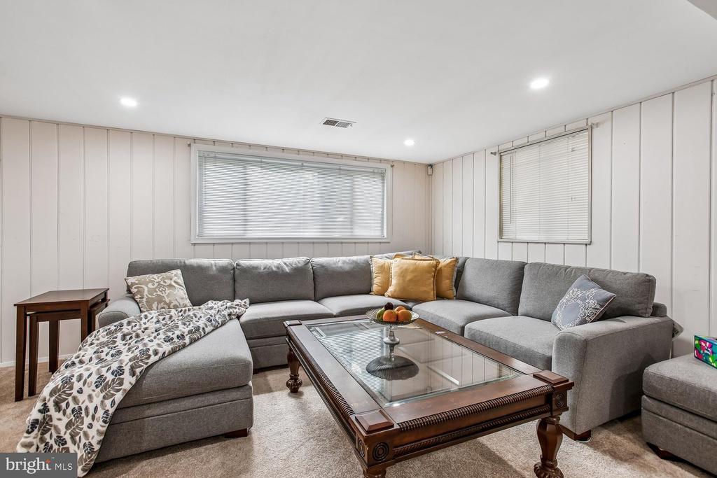 3210 PATRICK HENRY DRIVE