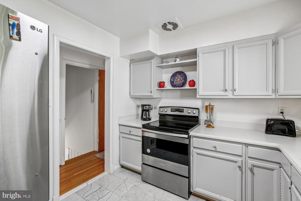 3210 PATRICK HENRY DRIVE