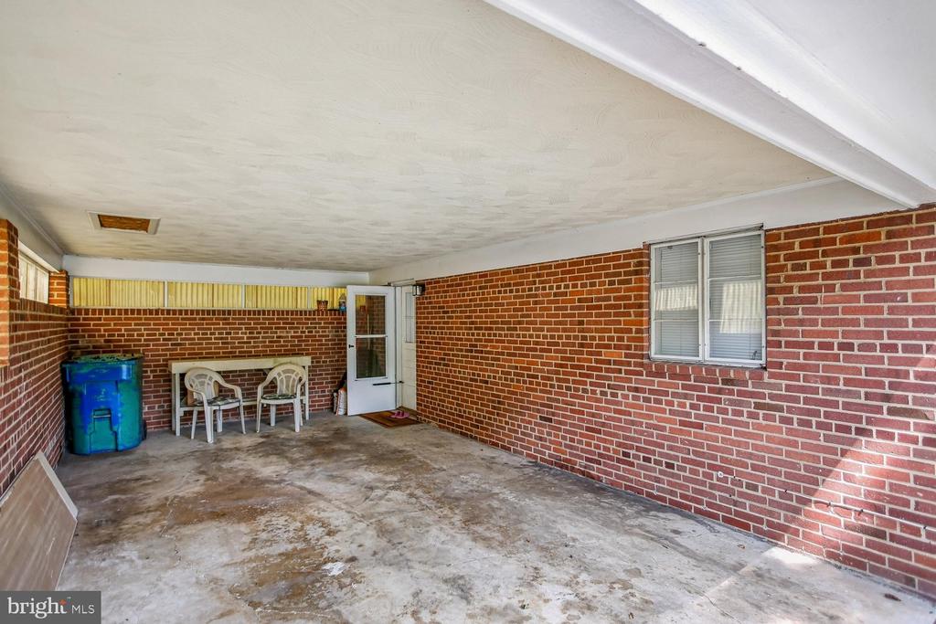 3210 PATRICK HENRY DRIVE