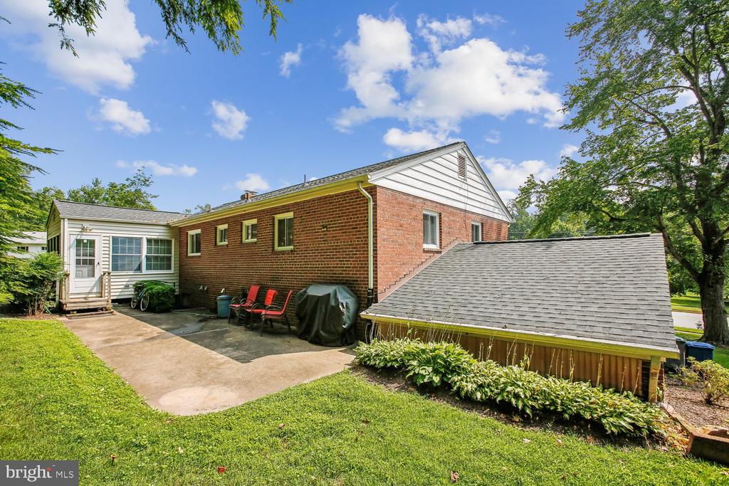 3210 PATRICK HENRY DRIVE
