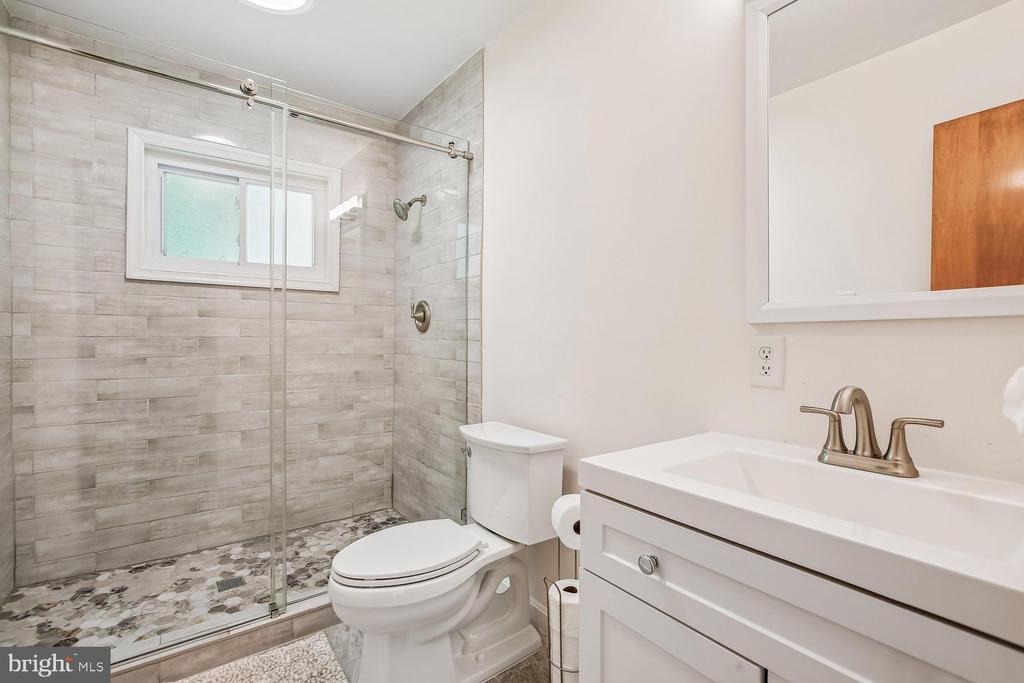 3210 PATRICK HENRY DRIVE