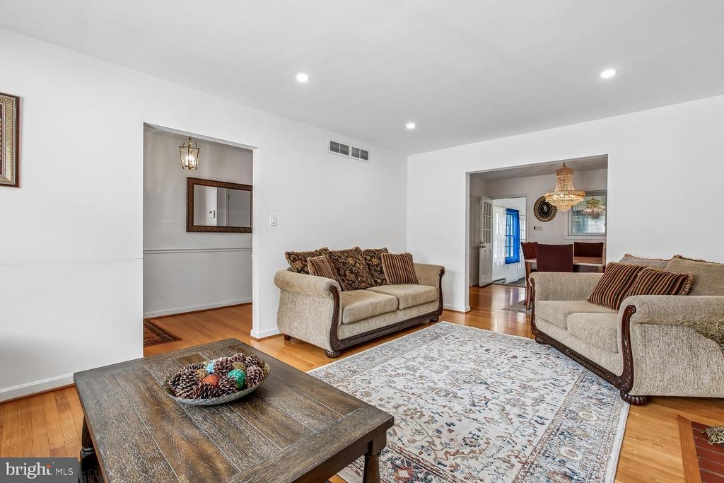3210 PATRICK HENRY DRIVE